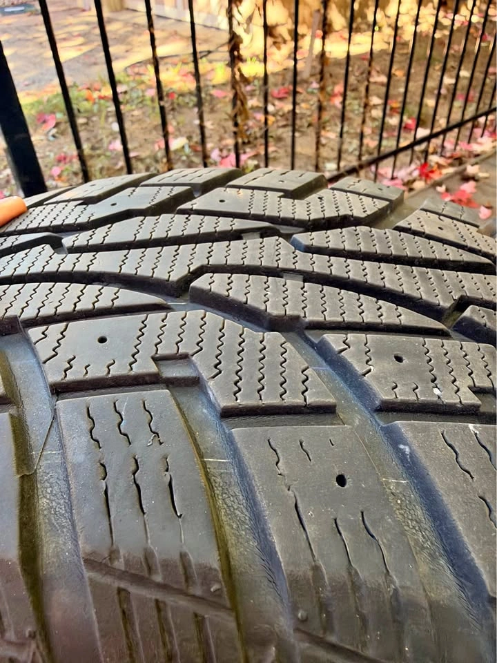 Uniroyal Tiger Paw Ice & Snow 3 Winter Tires – 205/60R16
