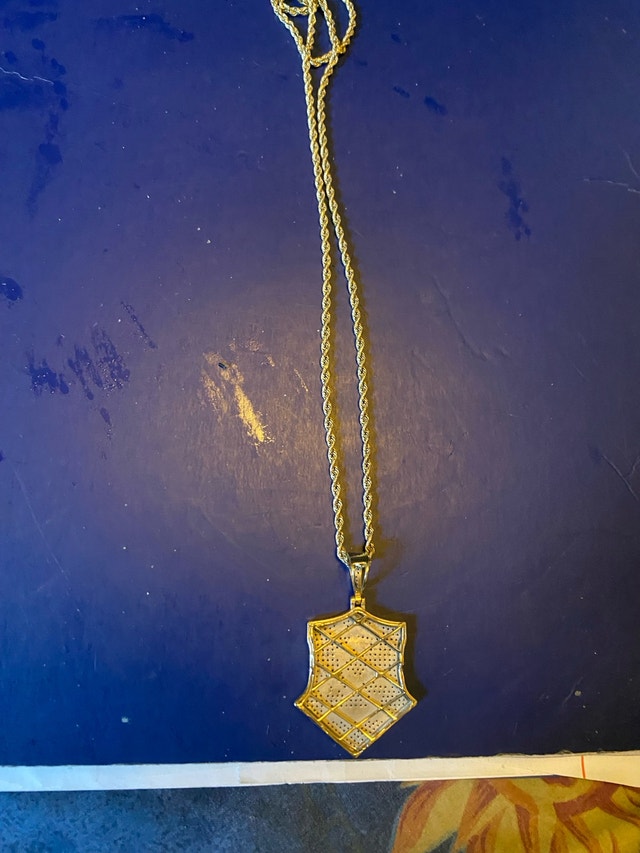 10k Gold Road Runner Pendant Necklace - photo 3