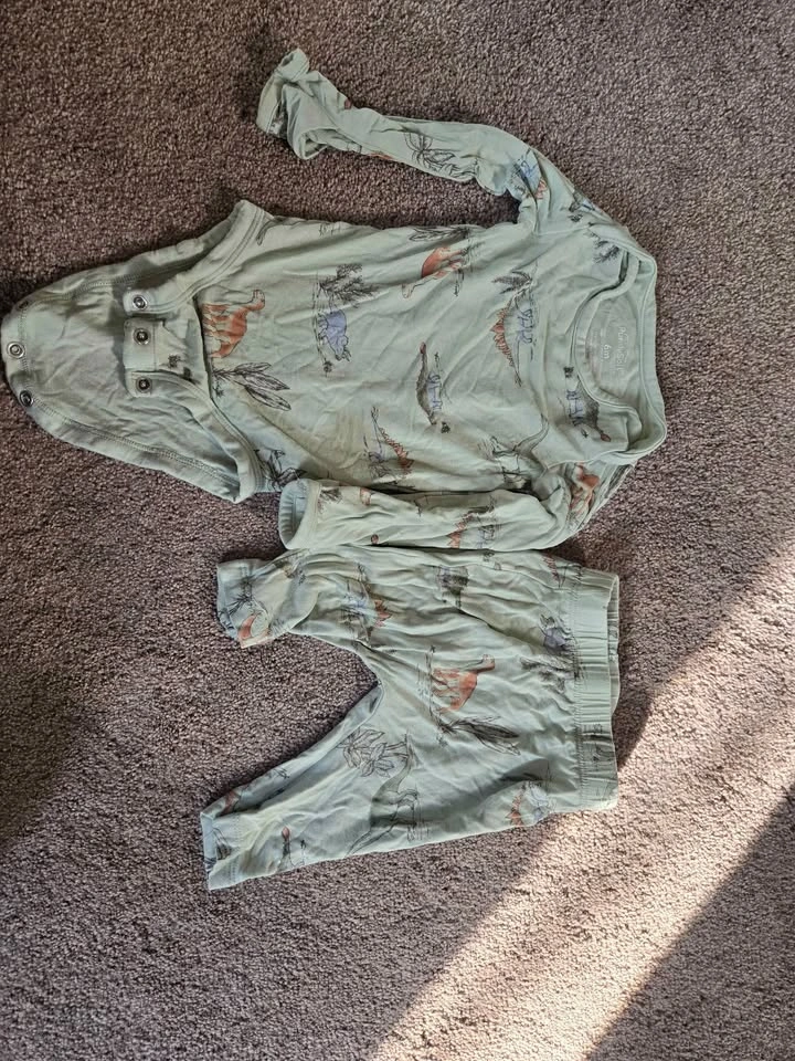 4 Baby boy outfits - photo 3