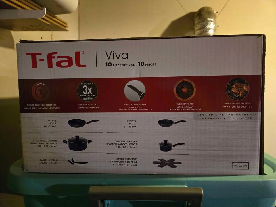 T-Fal Viva Aluminum Non-Stick Cookware Set 10-pc brand new - photo 2