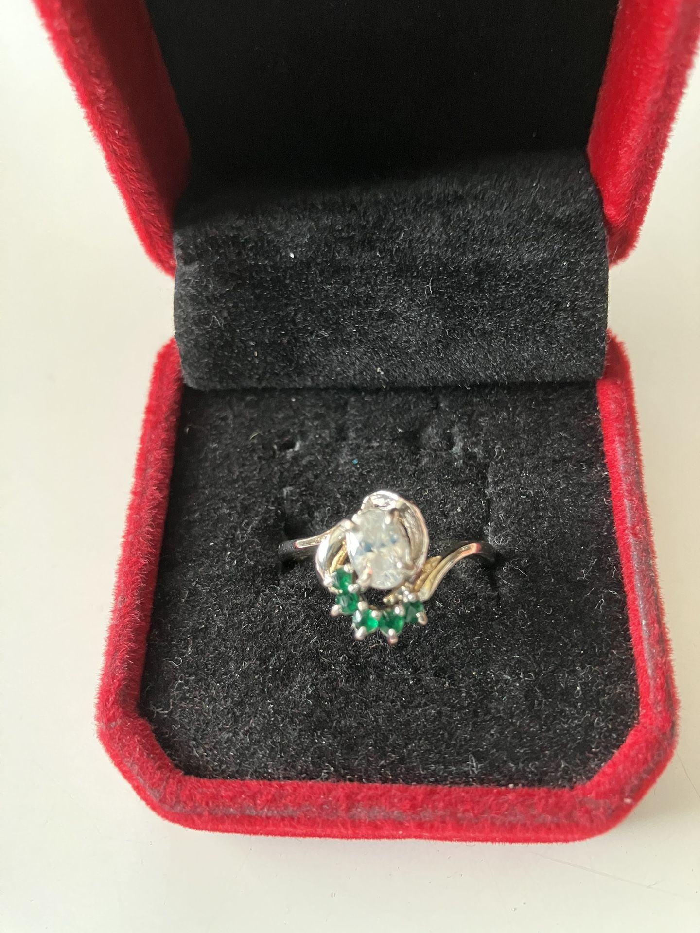 Lovely CZ/Emerald Ring Sz 7
