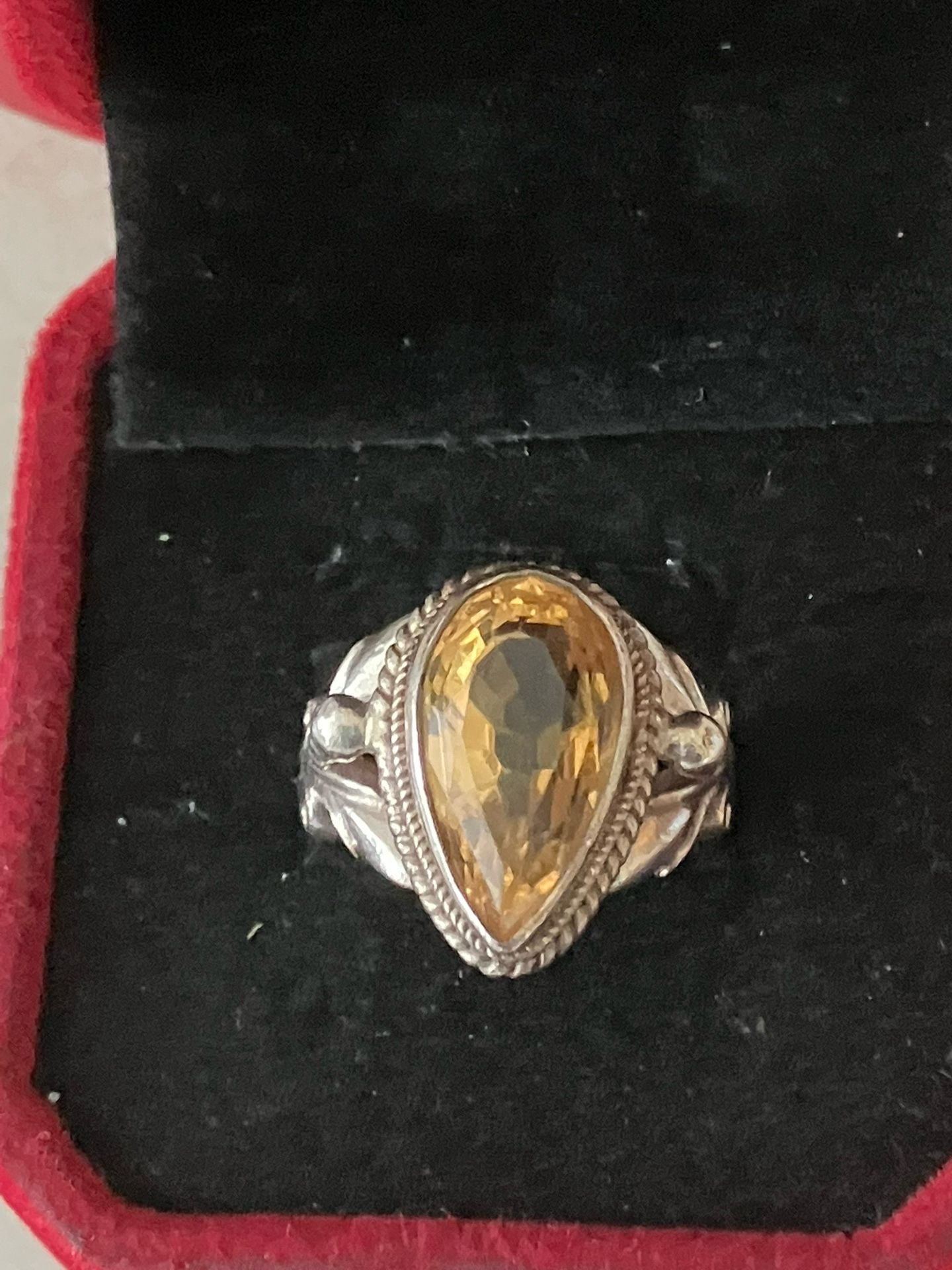 Vintage Gorgeous Yellow Topaz Set In Silver Size 7