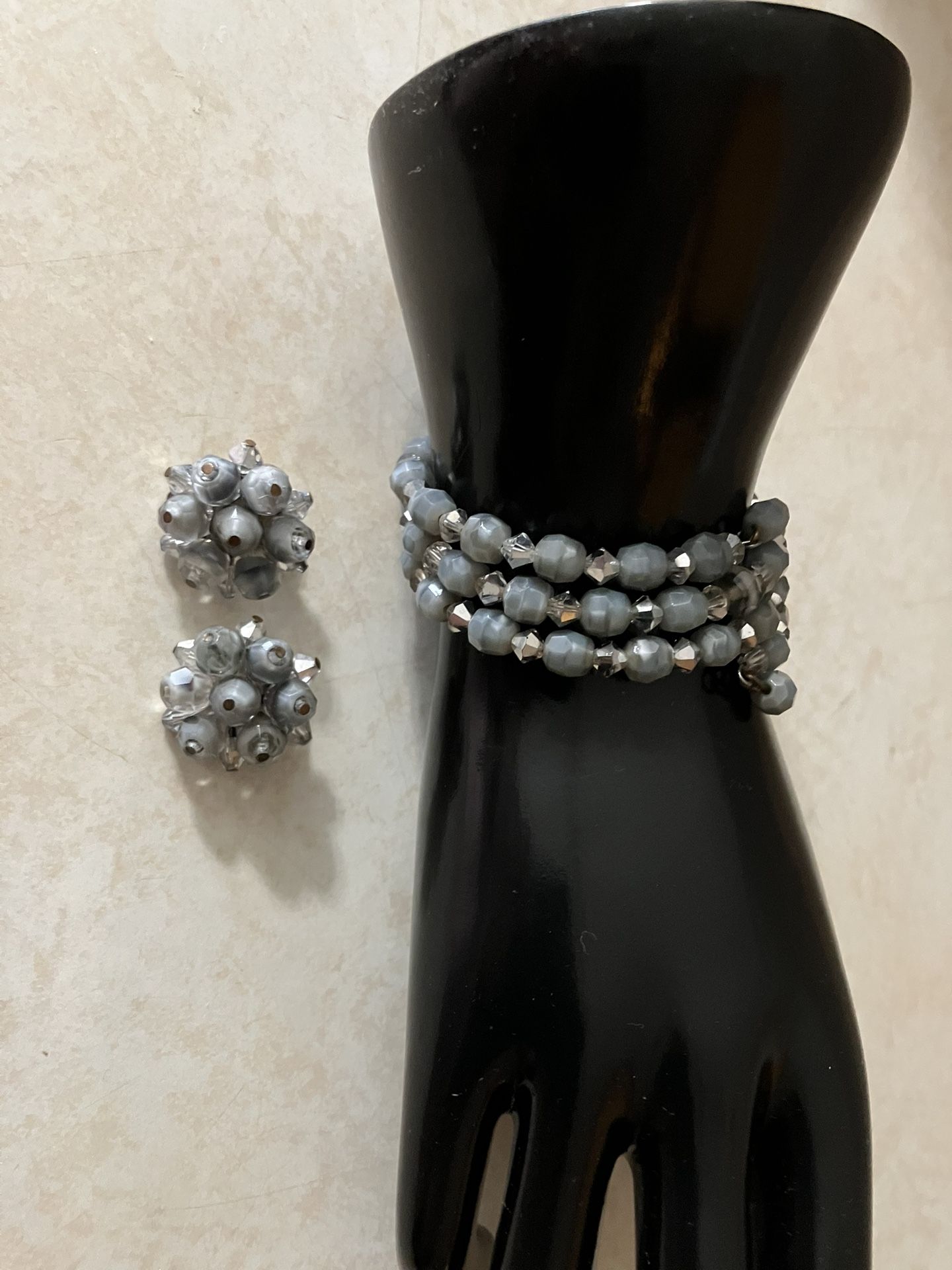 Vintage Collectible Pearlcraft Bracelet And Clip Earring Ensembl