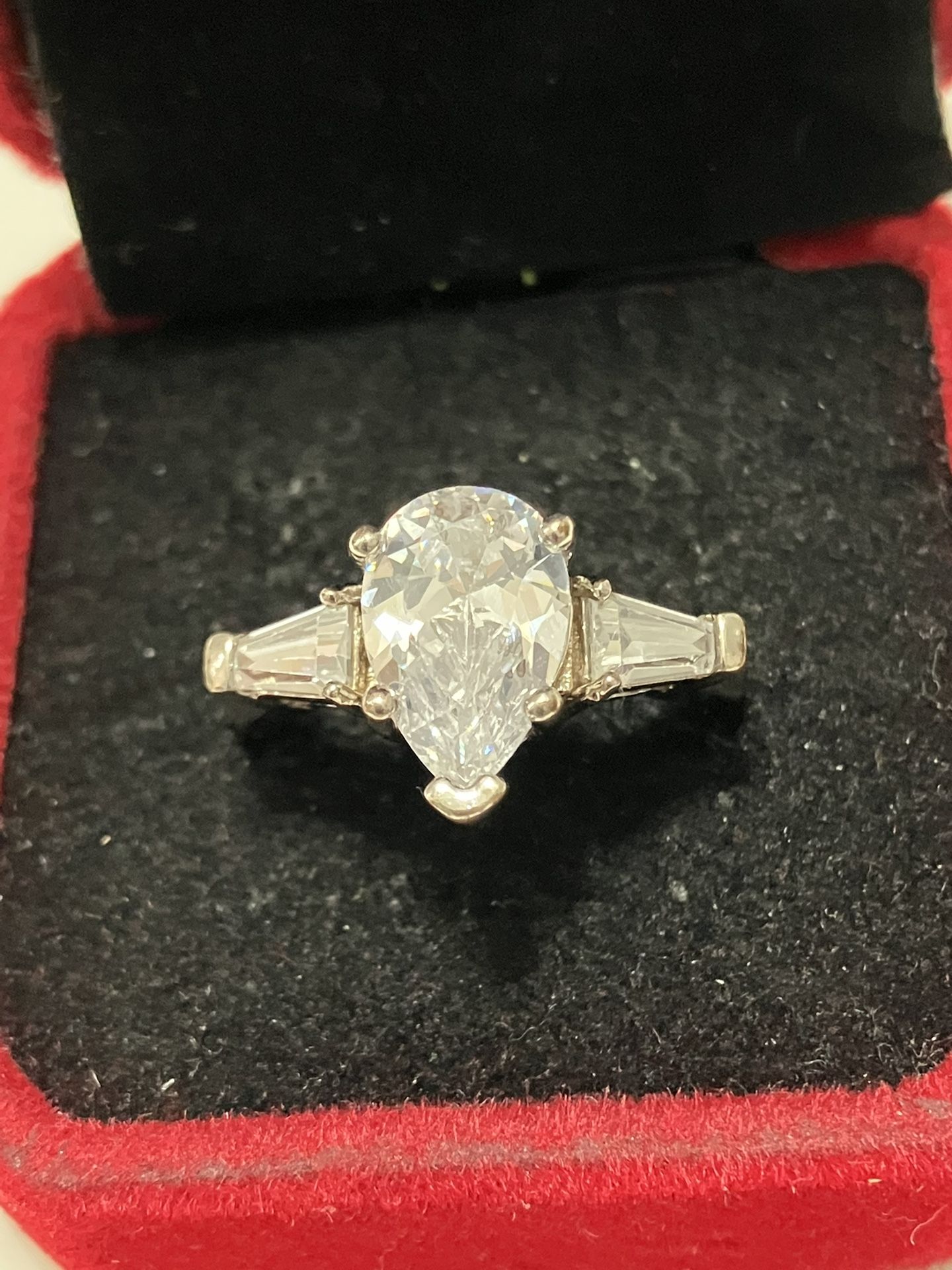 Showstopping Tri-Stone CZ Ring Set In Silver Size 8