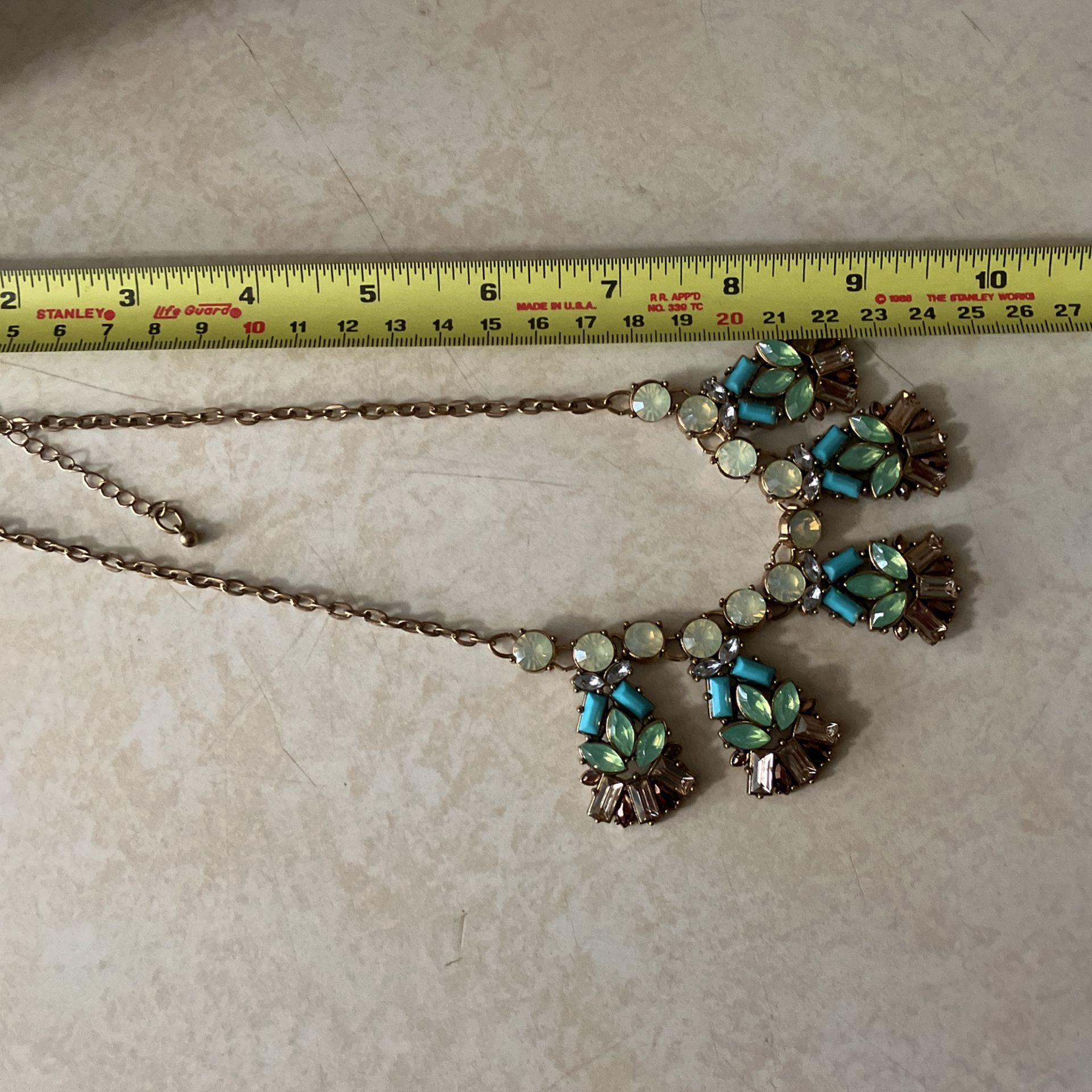 Vintage Look Elegant Costume Statement Necklace And Earring Set - photo 2