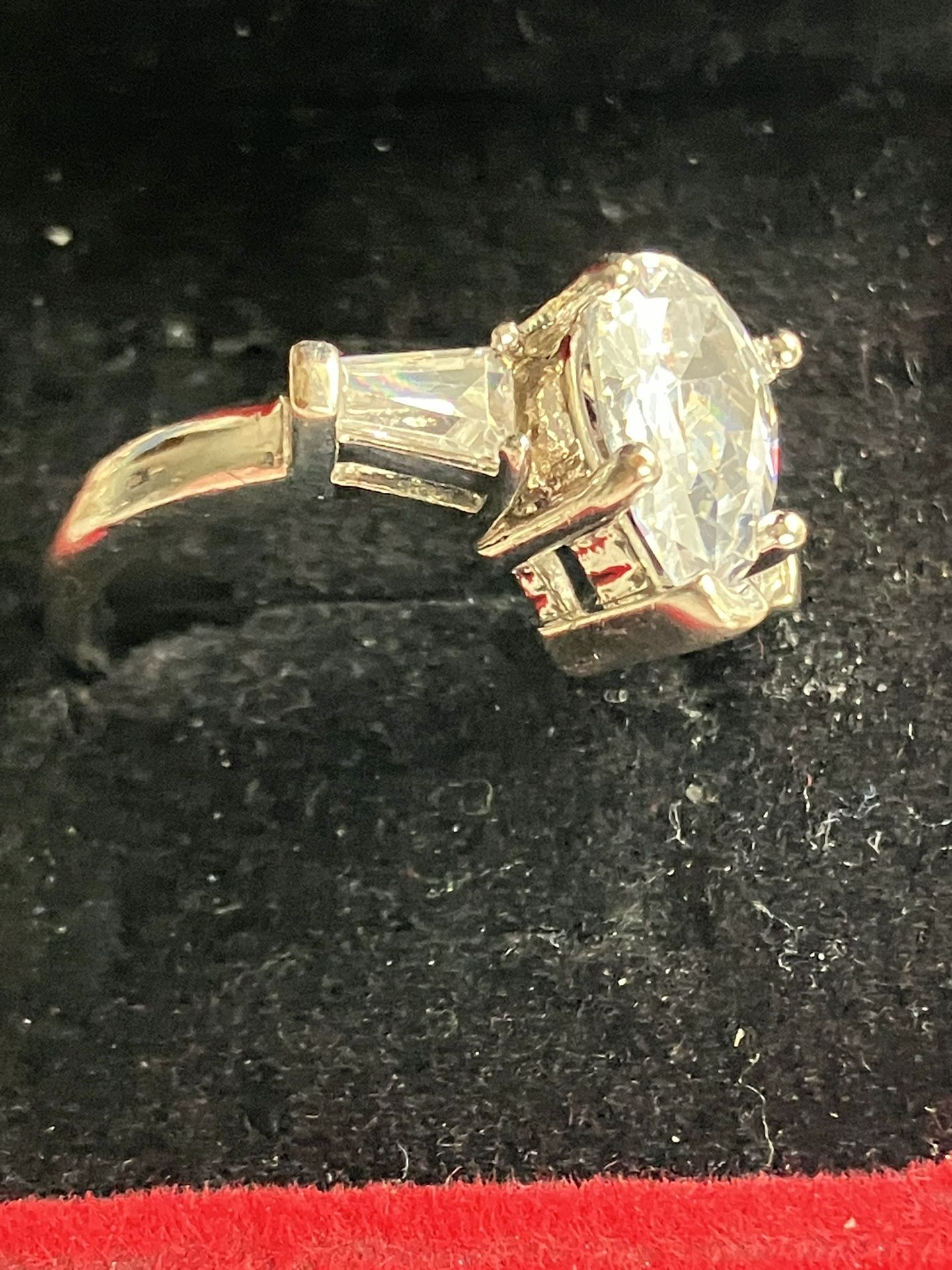 Lovely Pear And Baguette 925 Ring Size 7.5