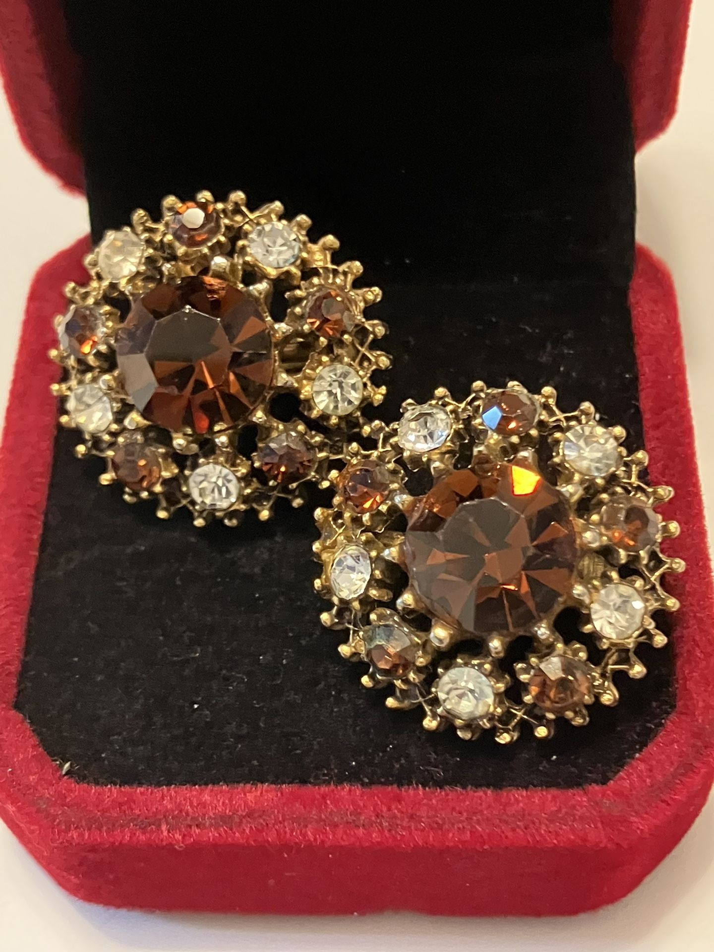 Gorgeous Vintage Costume Stone Clip Earrings