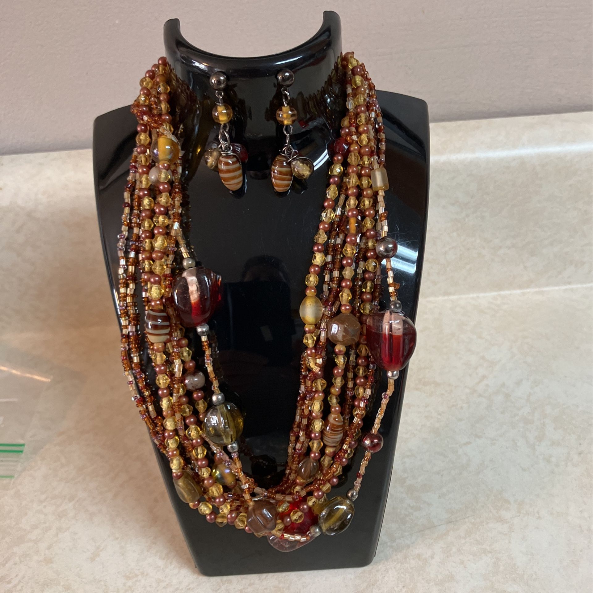 Lovely Glass Bead Necklace And Pierced Earring Set
