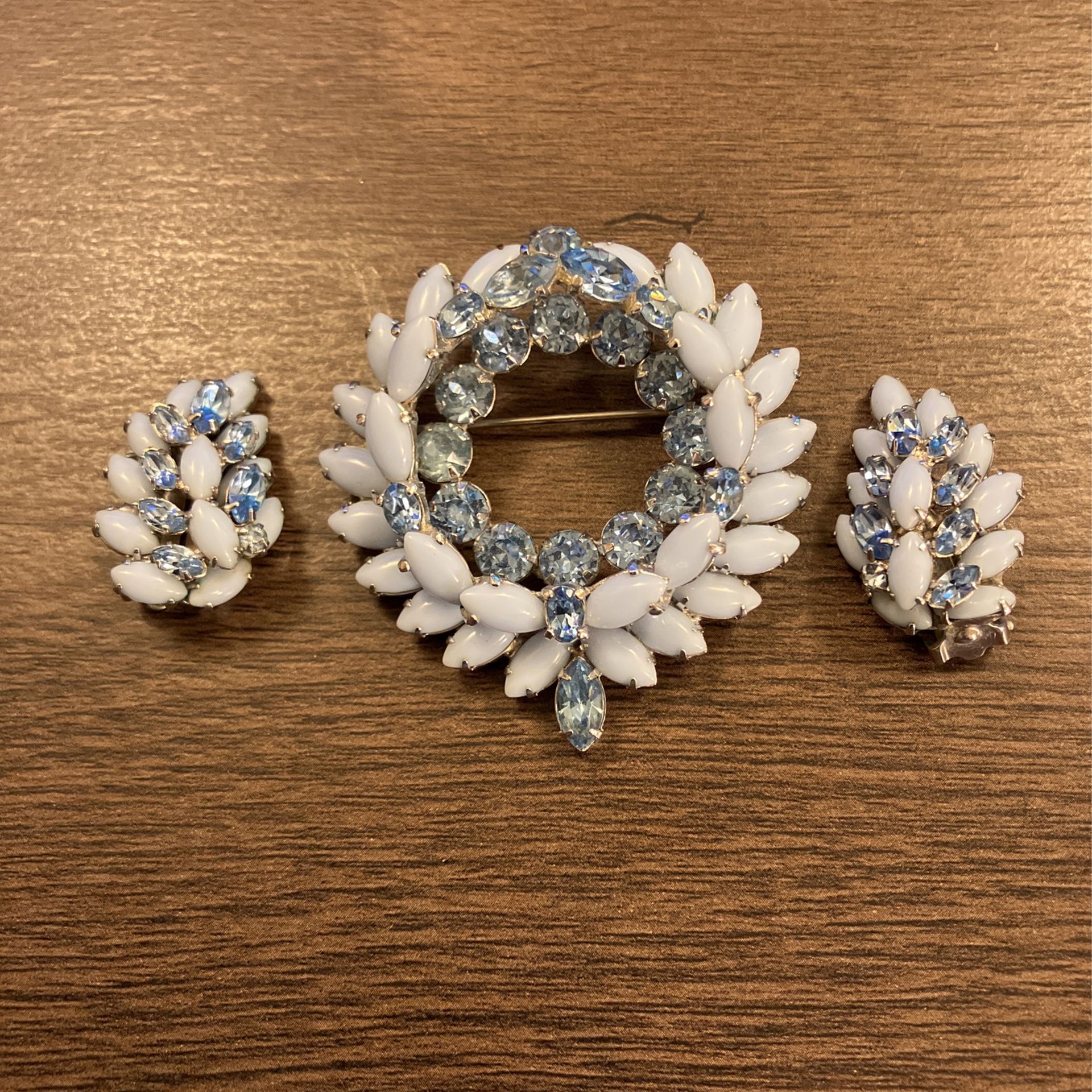 Rare Vintage 50’s Kramer Of New York Brooch And Clip Earring Set