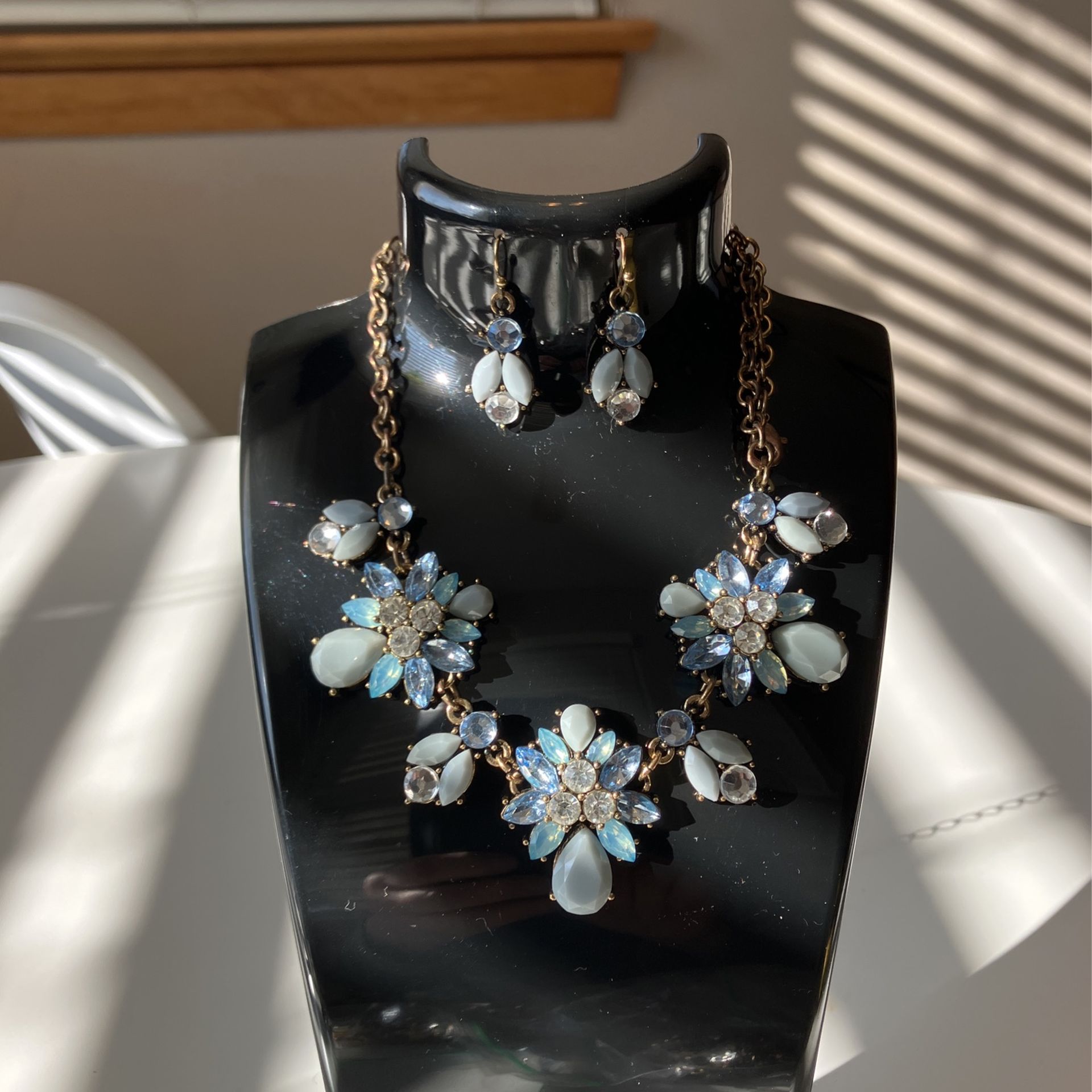Vintage Style Costume Statement Necklace And Earring Set