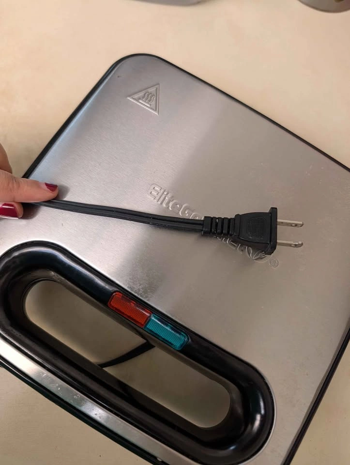 Elite Gourmet Sandwich Maker - photo 3