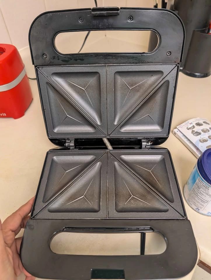 Elite Gourmet Sandwich Maker - photo 4