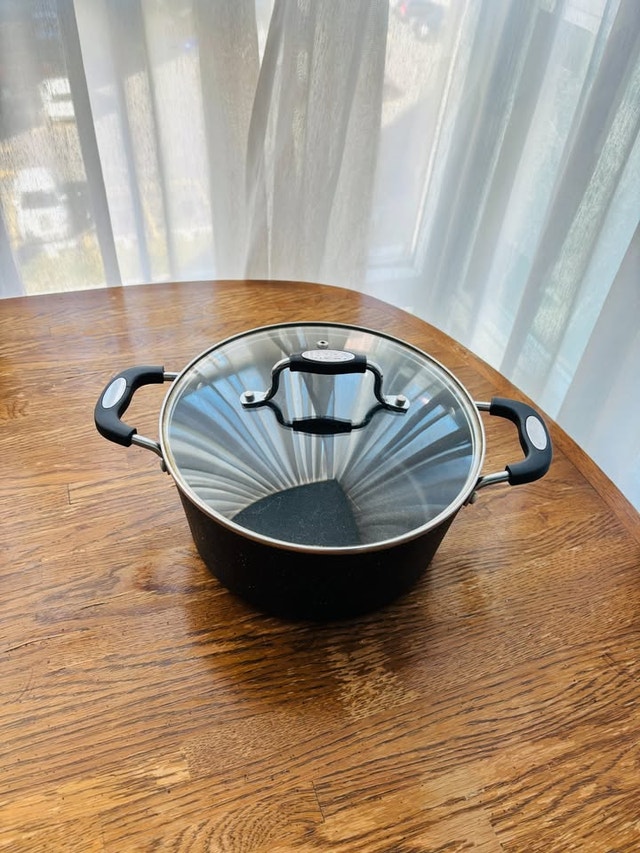 The Rock 24.5 cm Non-Stick Stock Pot with Glass Lid