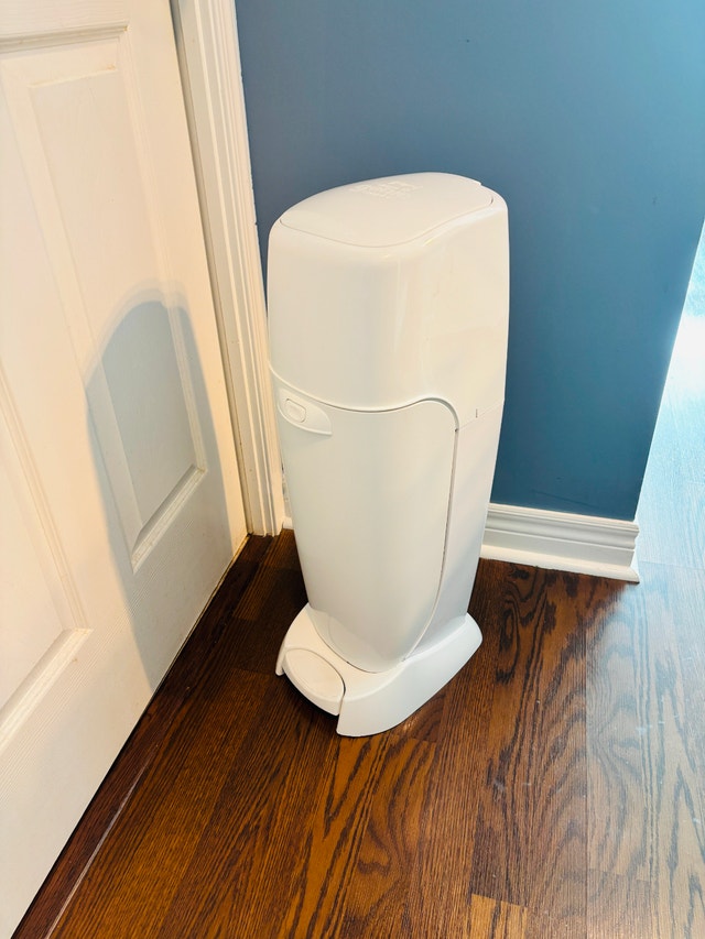 Diaper Genie Diaper Disposal Bin