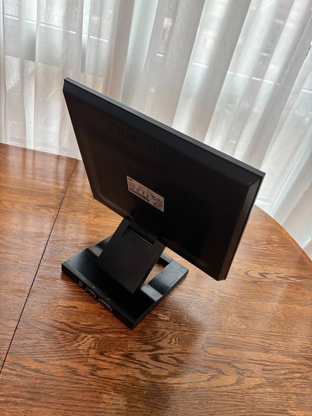 Samsung SyncMaster 172T Monitor - photo 2