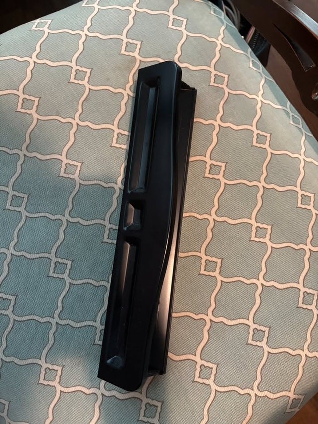Black Metal 3-Hole Punch - photo 2