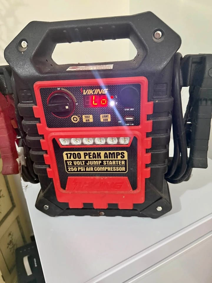 VIKING 1700 Peak Amps Battery Jump Starter + Air Compressor