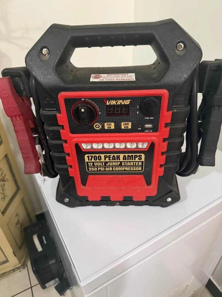 VIKING 1700 Peak Amps Battery Jump Starter + Air Compressor - photo 5