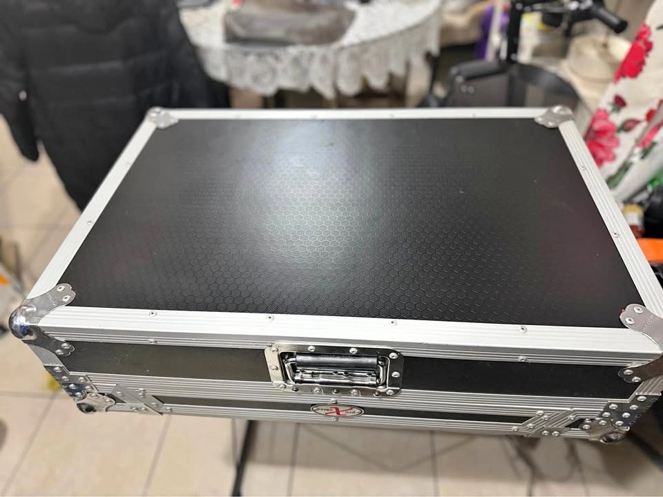 Professional DJ Flight Case - Hard Carrying Case
