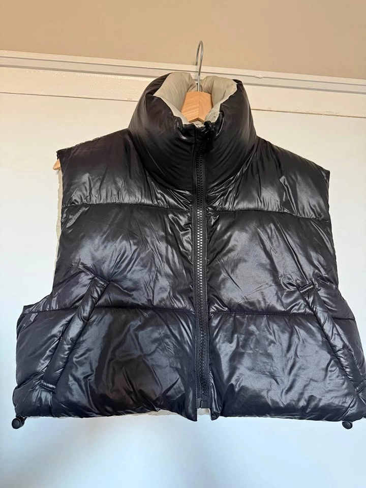 Reversible crop puffer vest