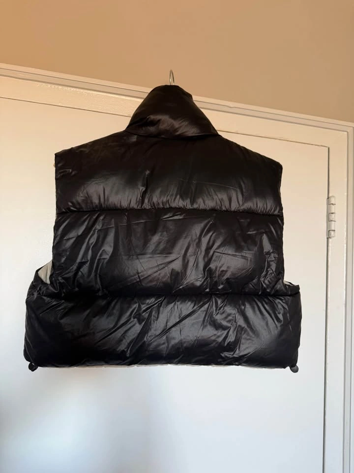 Reversible crop puffer vest - photo 3