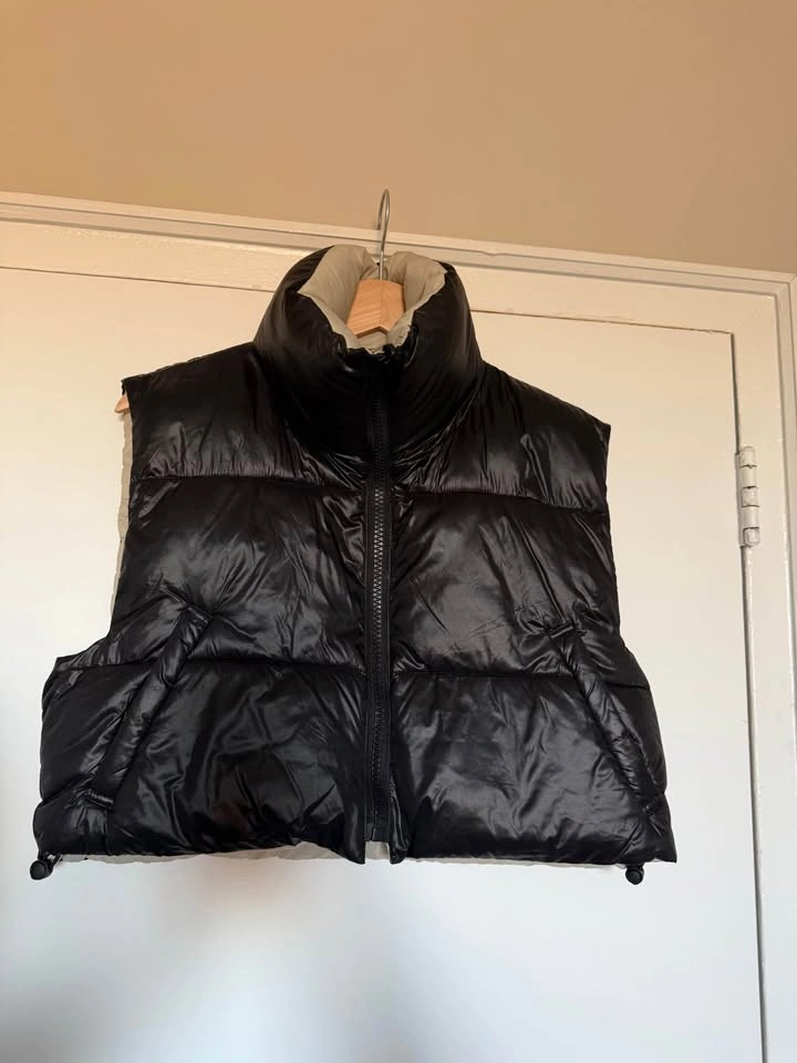 Reversible crop puffer vest - photo 5