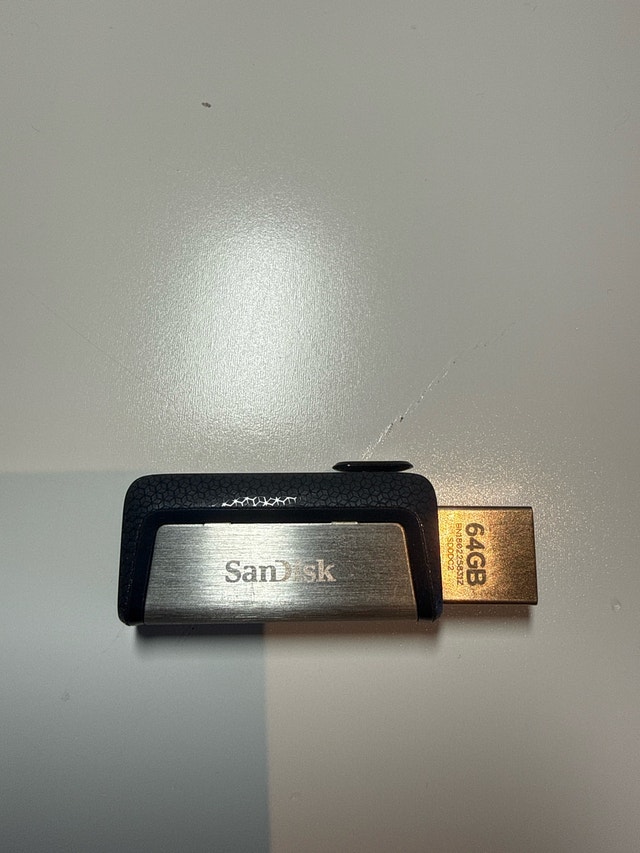 SanDisk 64GB Dual 3.0 USB & USB-C Drive