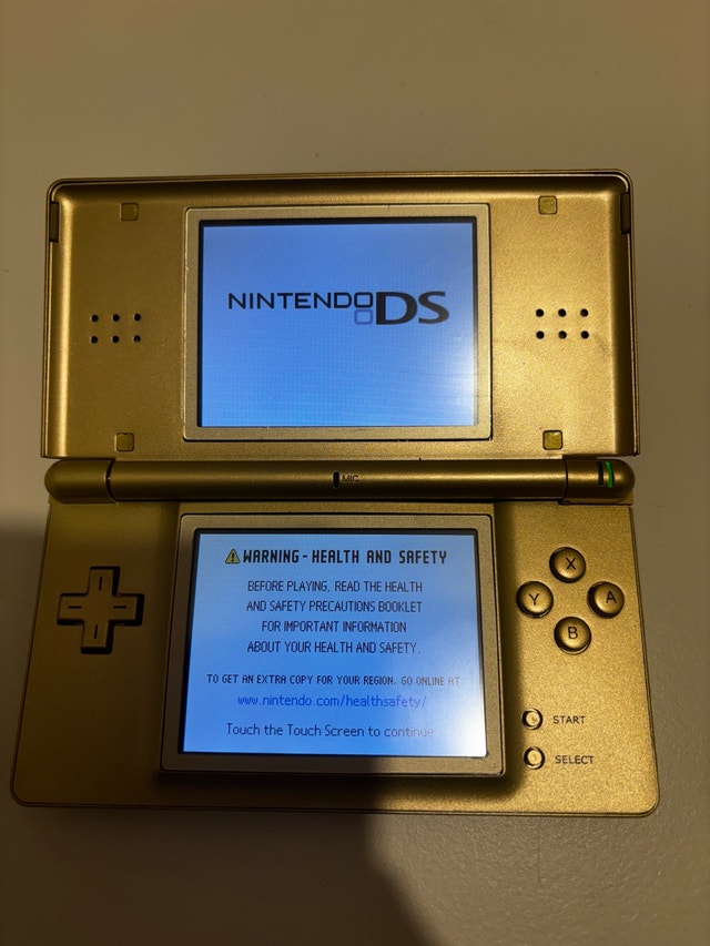 Nintendo DS Lite - photo 4