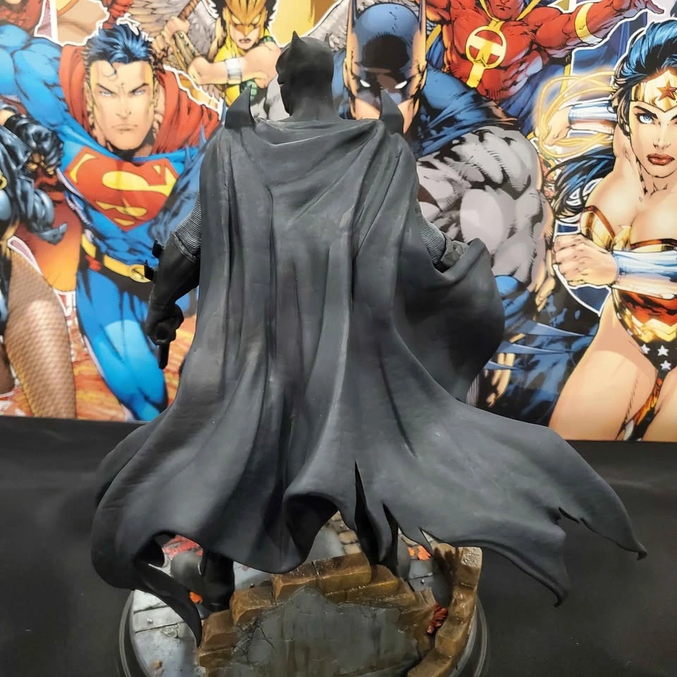 Flashpoint Batman - Premium Collectable Figure - photo 4