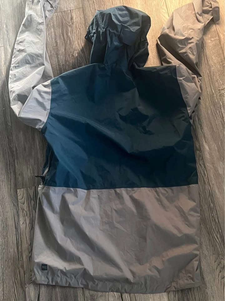 (Real Megan) MEC Pertex Shell Jacket - photo 3