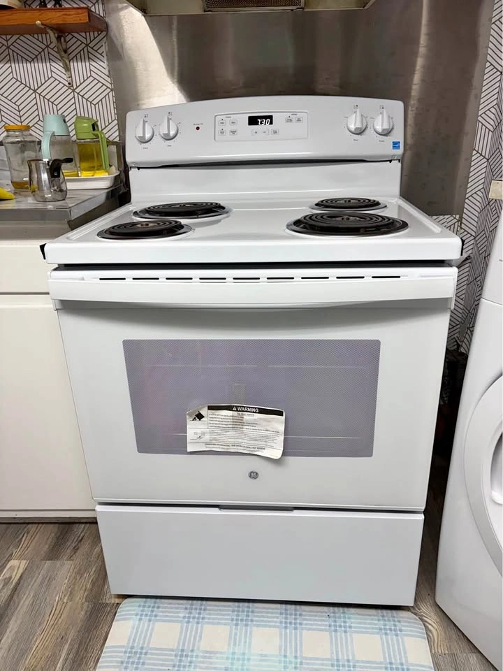 GE Electric Stove & Oven