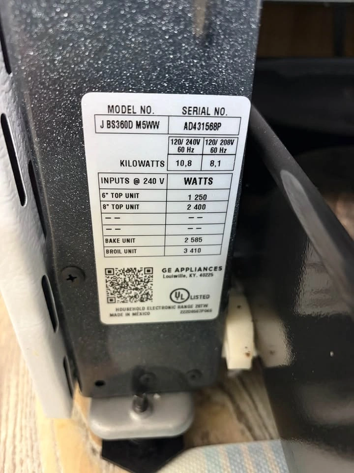 GE Electric Stove & Oven - photo 2