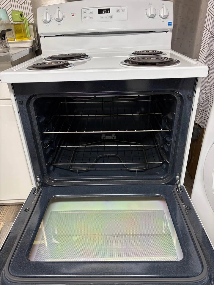 GE Electric Stove & Oven - photo 3