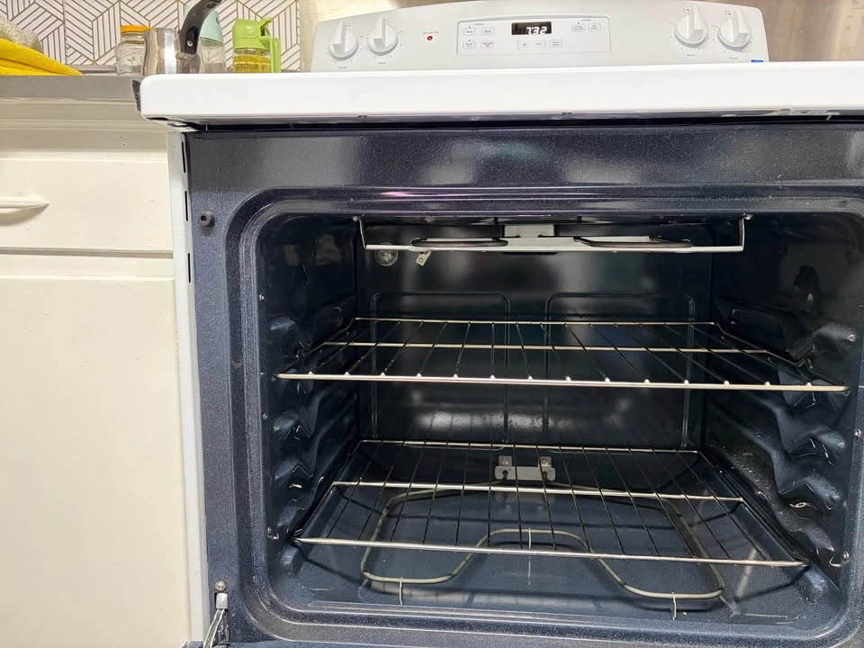 GE Electric Stove & Oven - photo 4