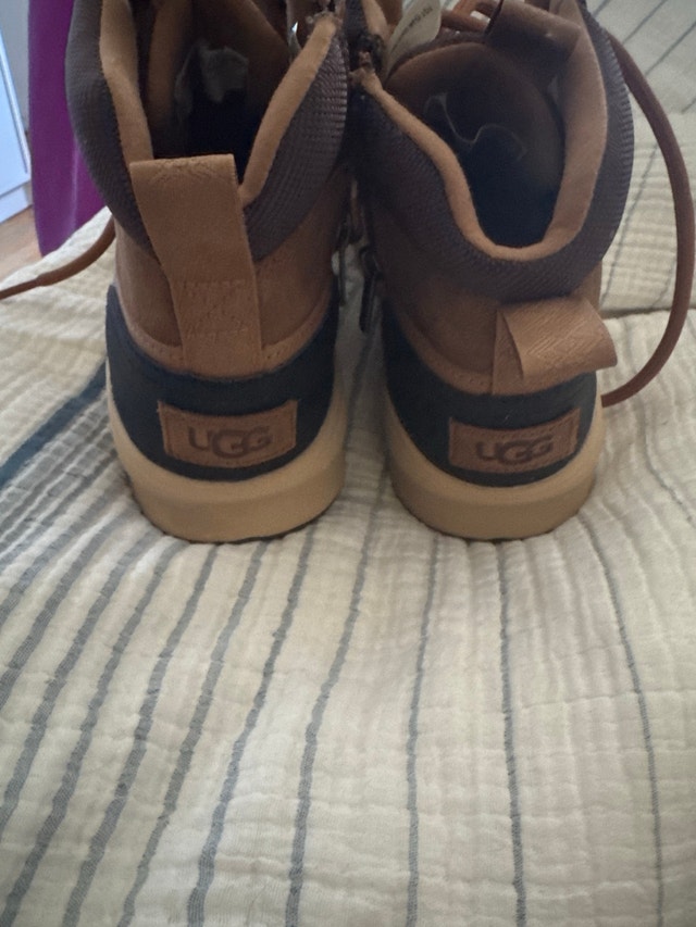UGG Kids Winter Boots – Size 4 – Brand New