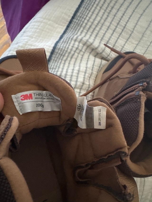UGG Kids Winter Boots – Size 4 – Brand New - photo 4