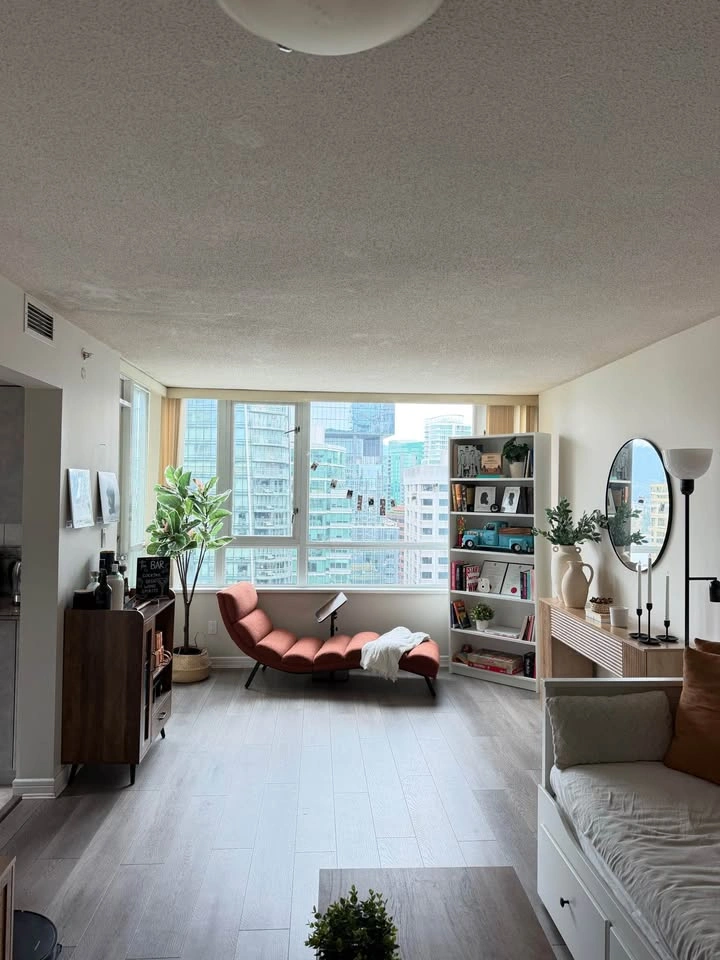 Private room for rent - photo 2