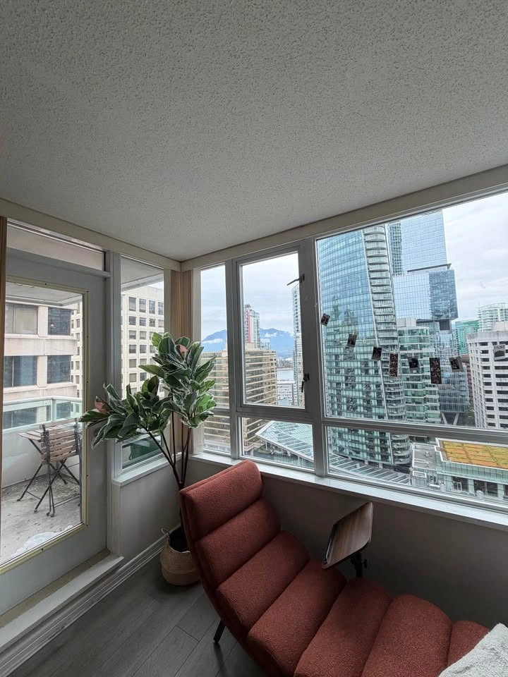 Private room for rent - photo 3