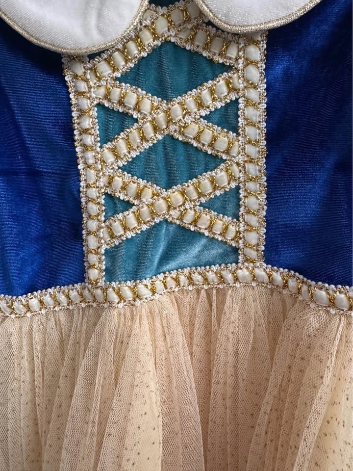 Snow White princess Dress – Size 120/ 5-6years old/ Like New - photo 3