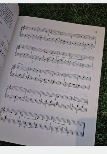 World's Favorite Easy To Play Piano Pieces - Vintage Piano Book - photo 4