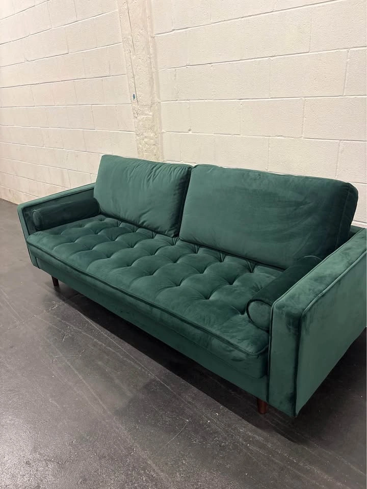 Green Couch / Green Sofa - FREE DELIVERY - photo 2