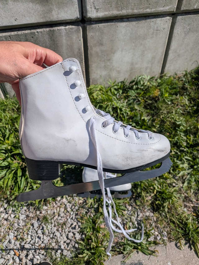 Winnwell Figure Skates - photo 5