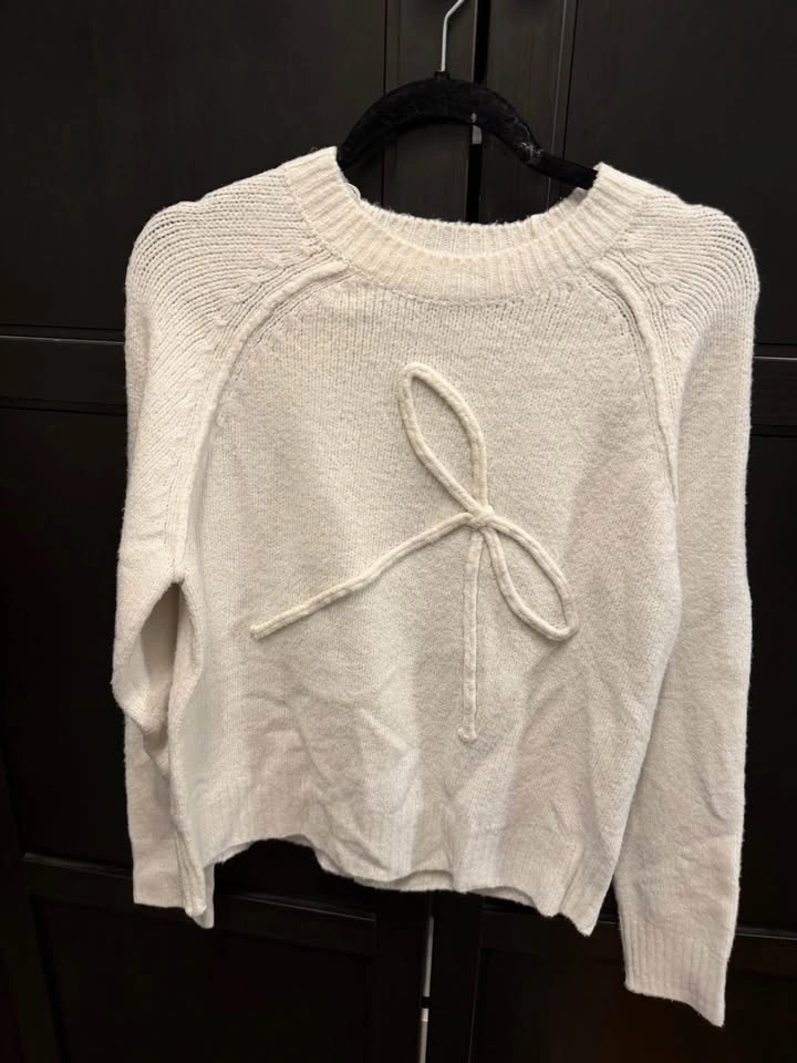 Fall bow sweaters- grey & beige both M - photo 2