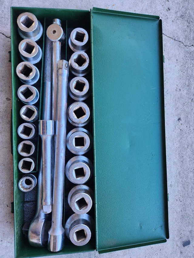 Socket Set with Metal Case