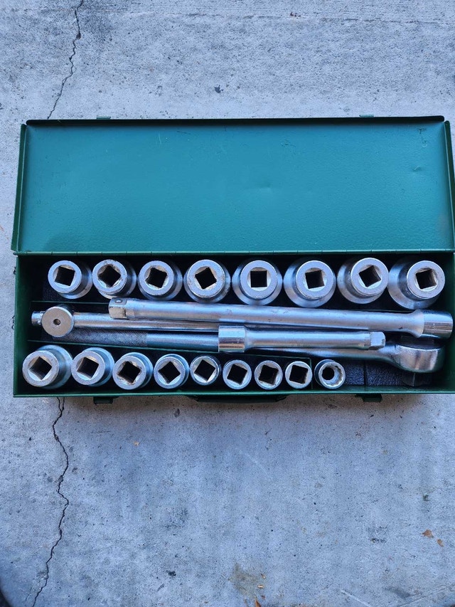 Socket Set with Metal Case - photo 2