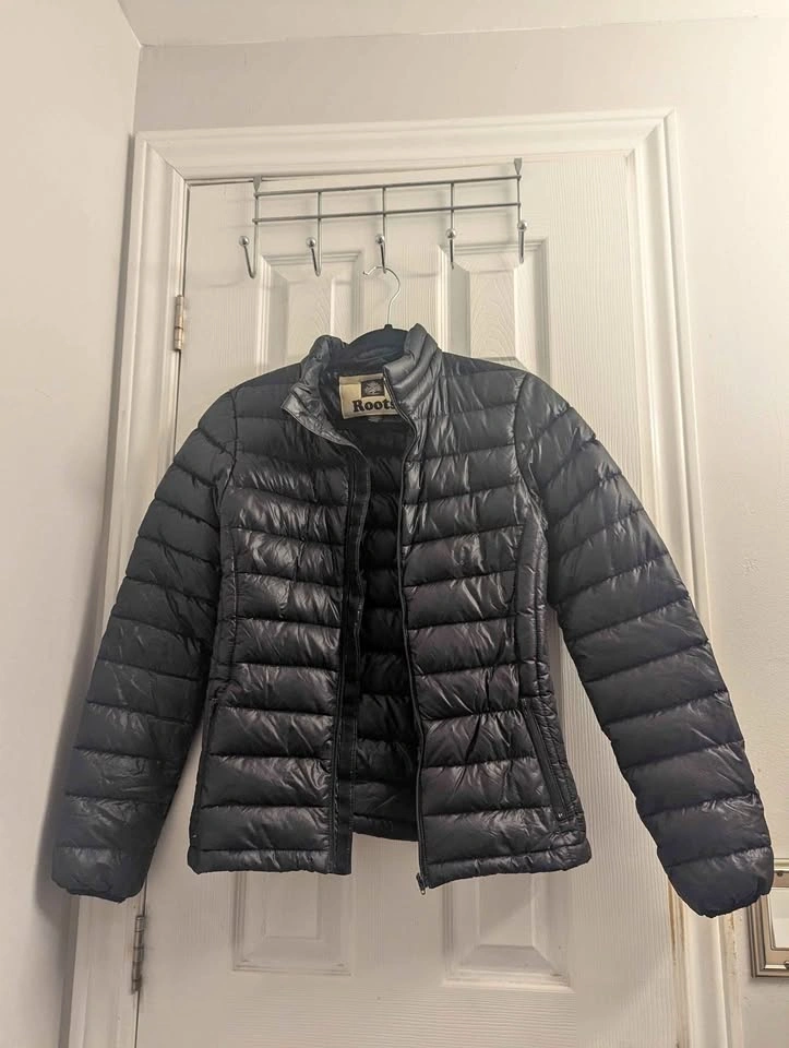 Roots Black Packable Puffer Jacket – XS