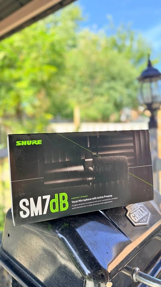 Shure SM7dB Vocal Microphone