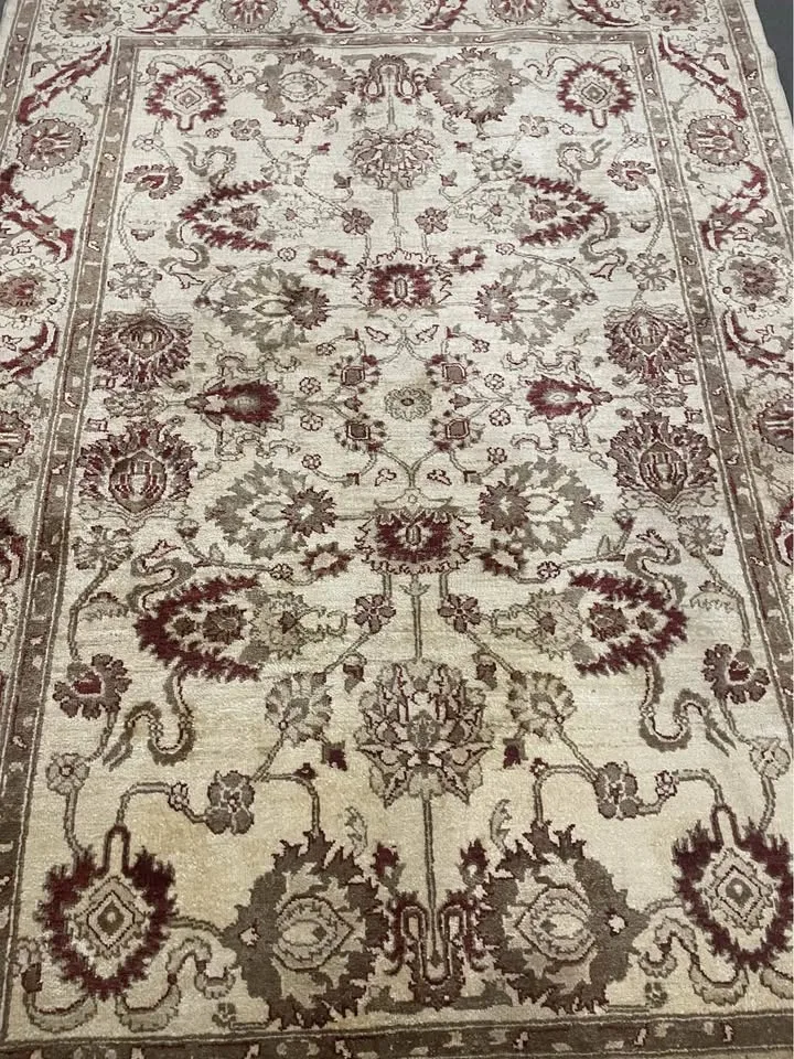 Hand Knotted Wool Rug 8’6” x 5’10” image indicator(3)