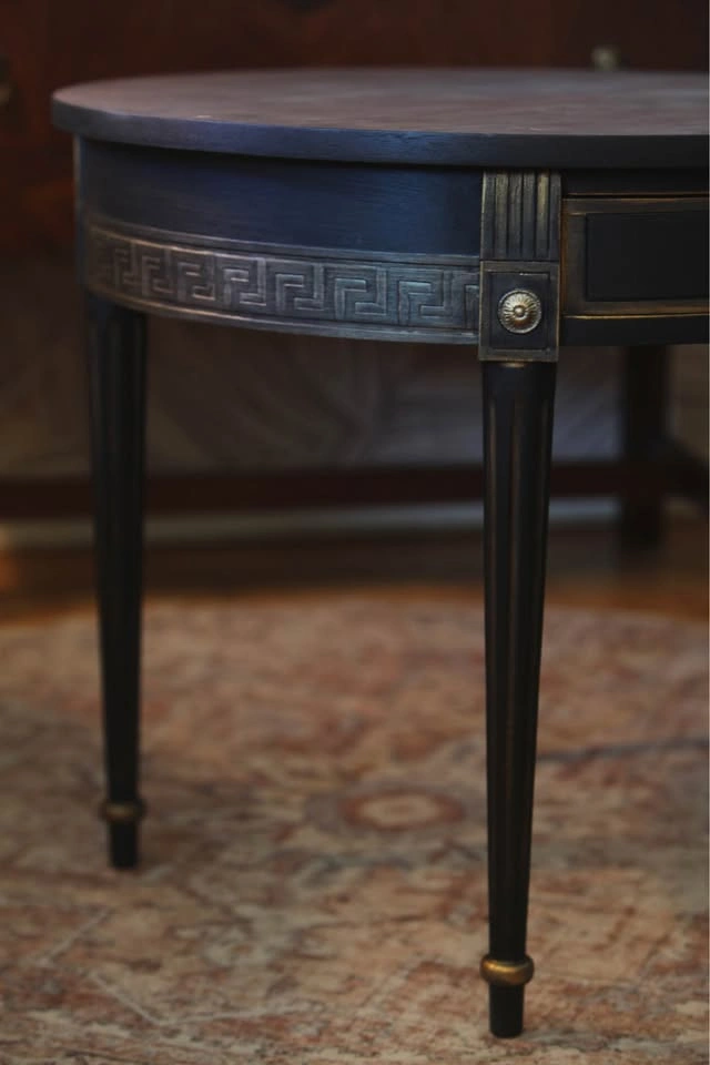 Vintage French Neoclassical Table with Greek Key Detail - photo 4
