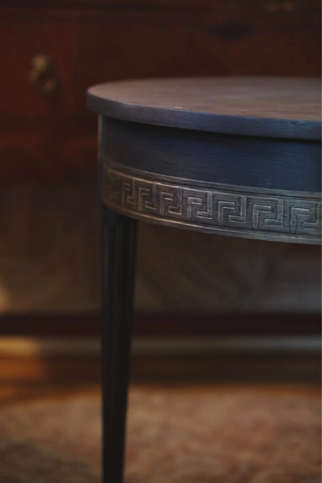 Vintage French Neoclassical Table with Greek Key Detail - photo 5